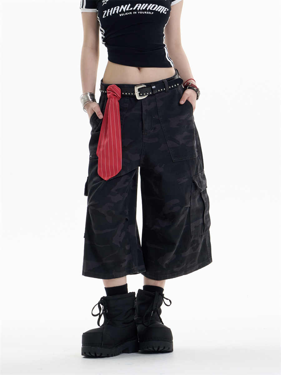 Women's Multi-pocket Camouflage Workwear Cropped Pants Straight Shorts