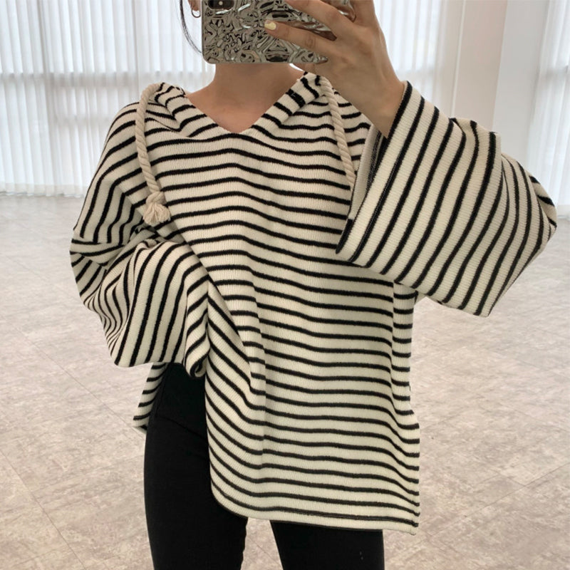 Women's Side Slit Long Sleeve Pullover Sweatshirt