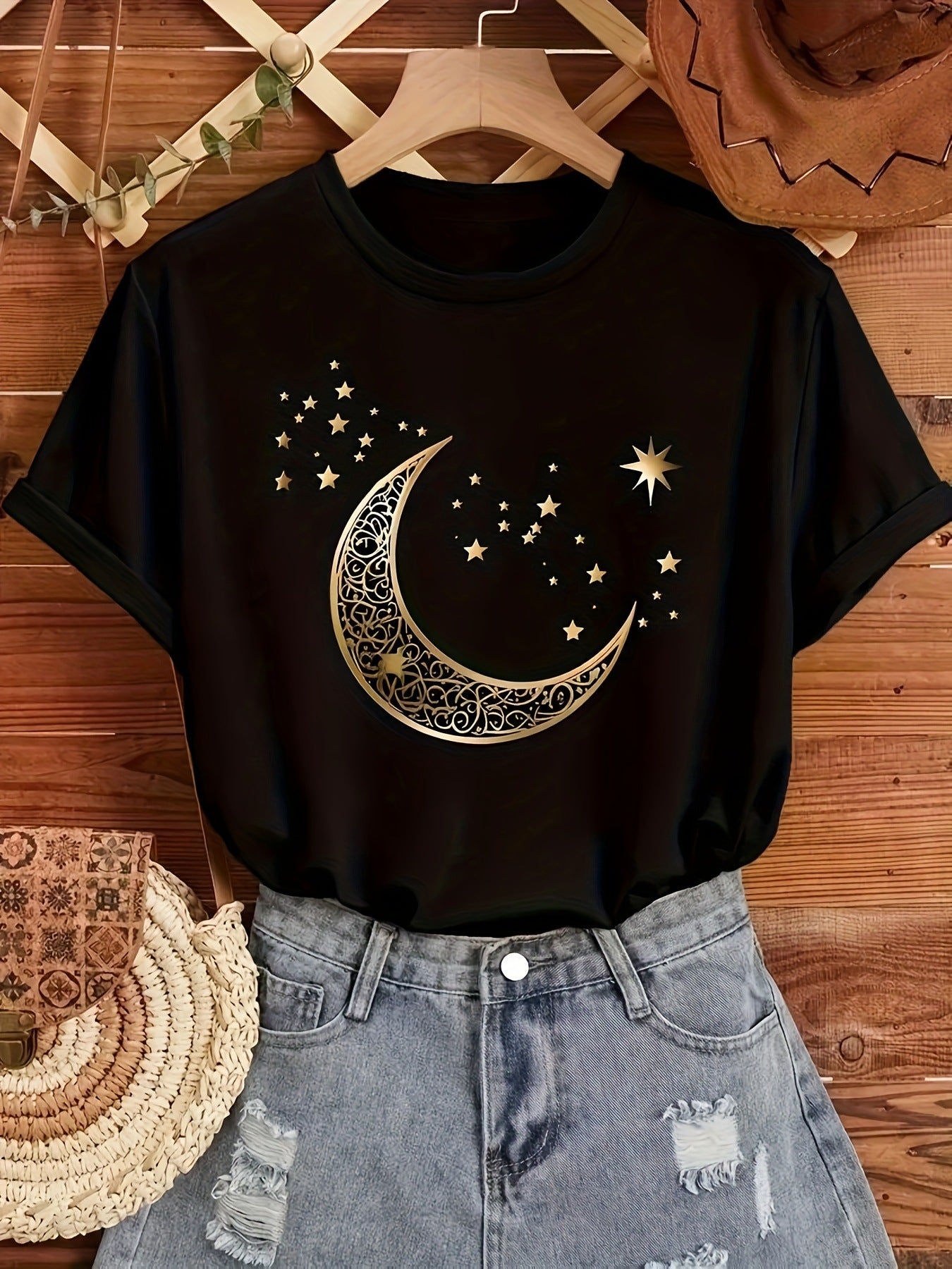 Fashionable Womens Short-sleeve Top With A Moon Print