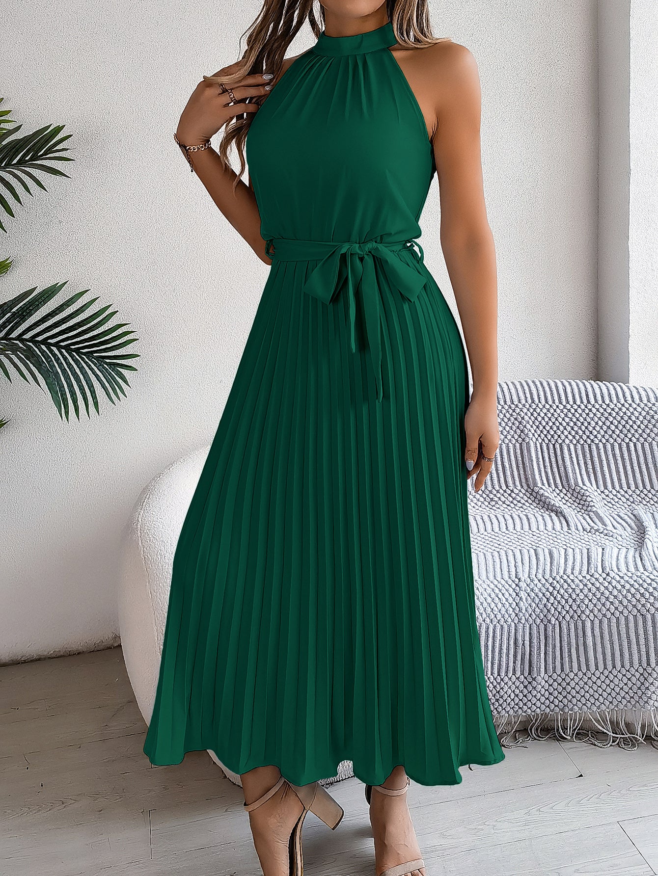 Women's Elegant Stand Collar Sleeveless Tie Waist Pleated Maxi Dress