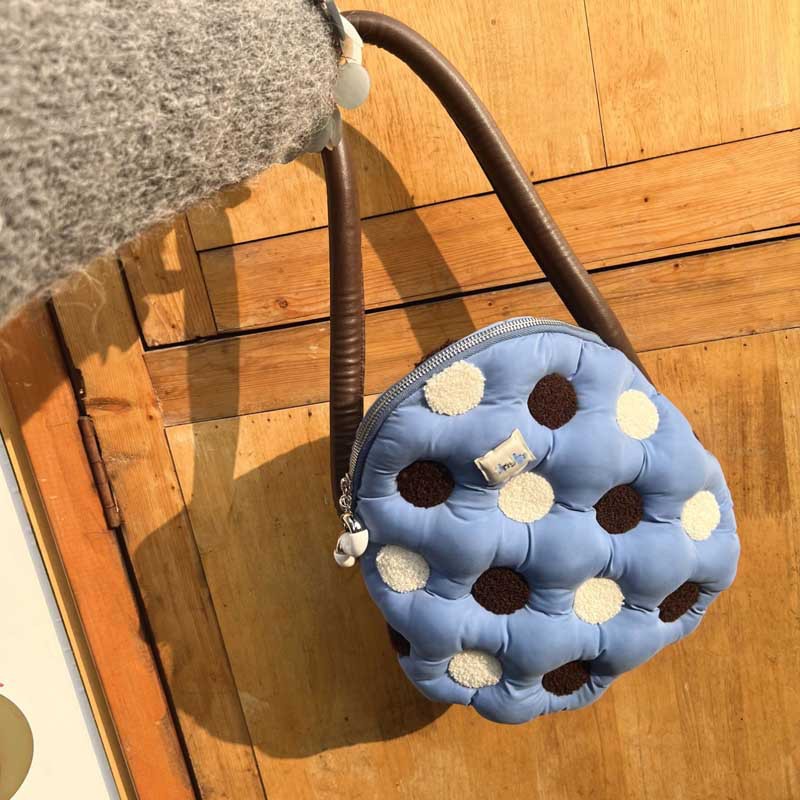 Niche Design Bag Fashion Underarm Bag Filled With Cotton Embroidery