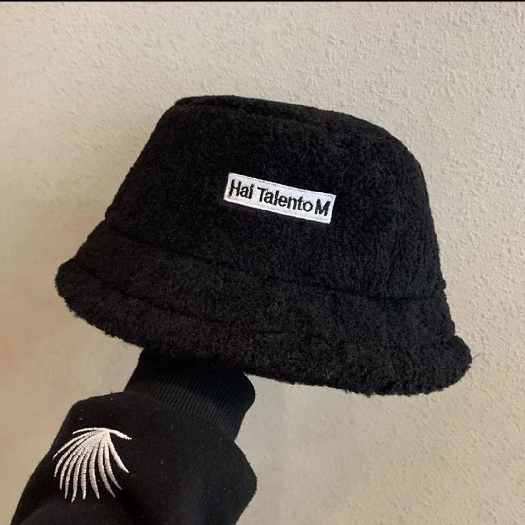Alsidig Vinterhat til Kvinder i Lammeuld – Varm Fisherman's Hat