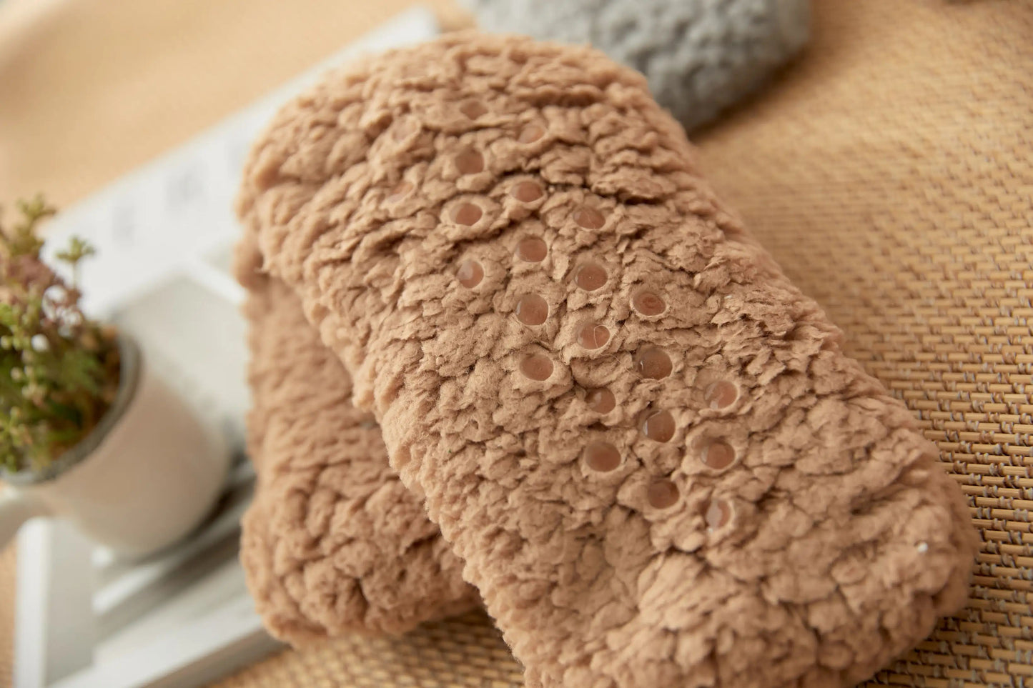 Tegneseriegulv Vinter Tyk Polyester Fleece Fluffy Mikrofiber Kvinders Fuzzysokker Sjove Hundehjemmeskosokker til Kvinder Søde Fluffy Tykke Varme Vintersokker Mikrofiber Bløde Hjemmesokker Julegave