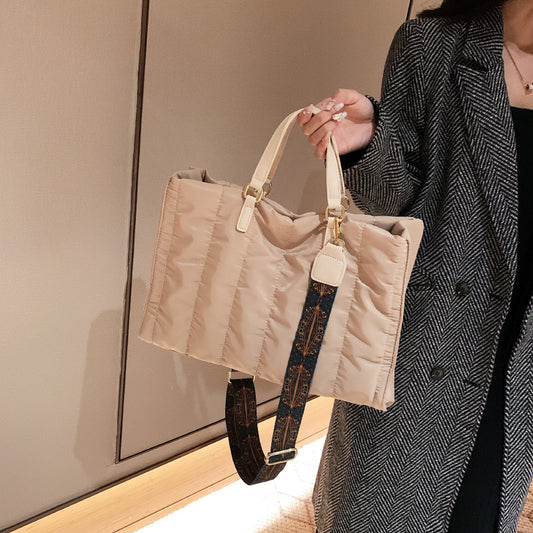 Large Capacity Women's Fashion Commuter Handbag