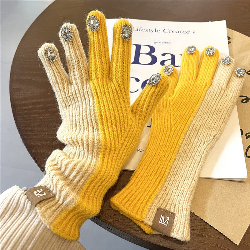 Design Sensitive Color Matching Knitted Rhinestone Gloves
