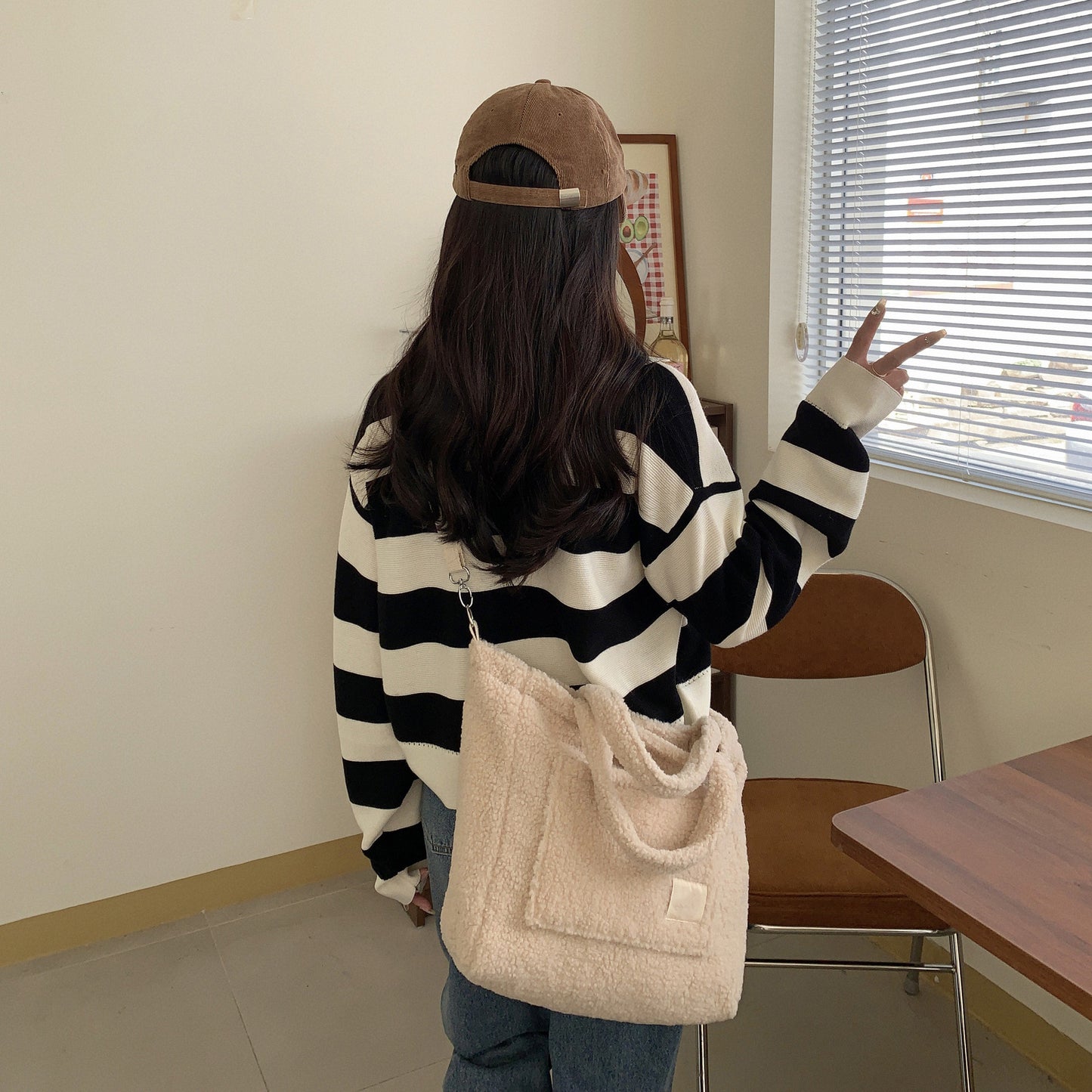 Niche Lamb Wool Cross-body Bag With Large Capacity