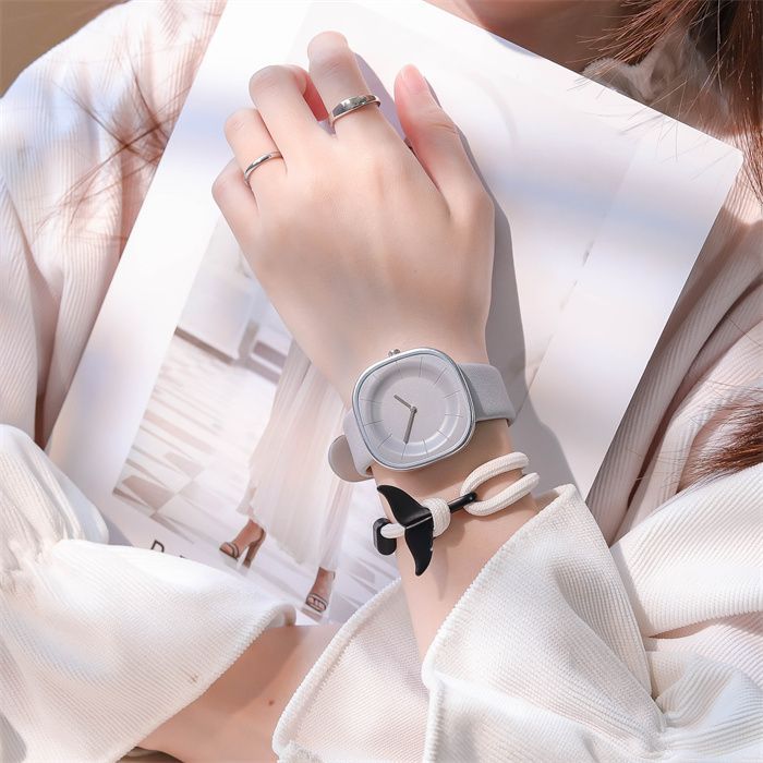 Koreansk Minimalistisk Design Ur Kvindelig Studerende Grænseoverskridende Hot Niche Firkantet Flot Kreativt Mode Parur