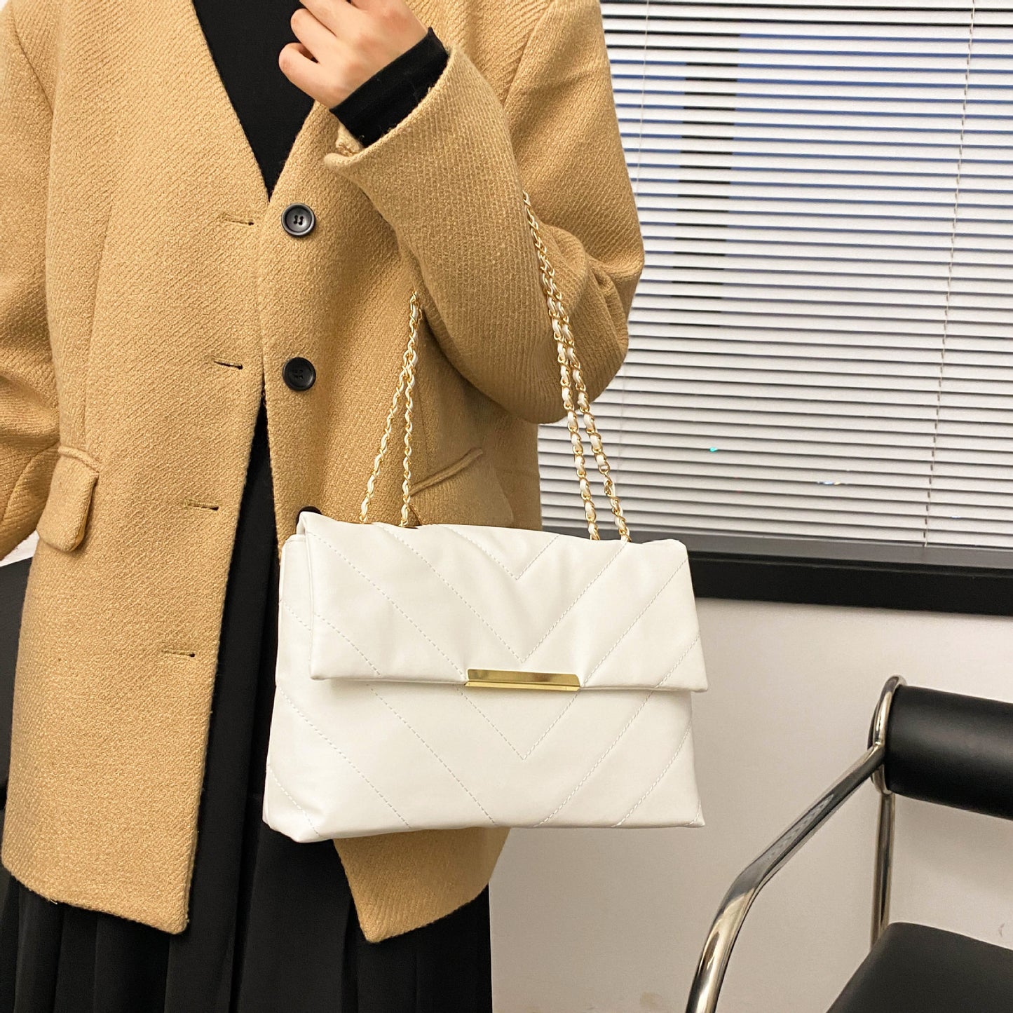Simple Portable Casual Fashion Crossbody Diamond Embroidery Thread Chain Bag