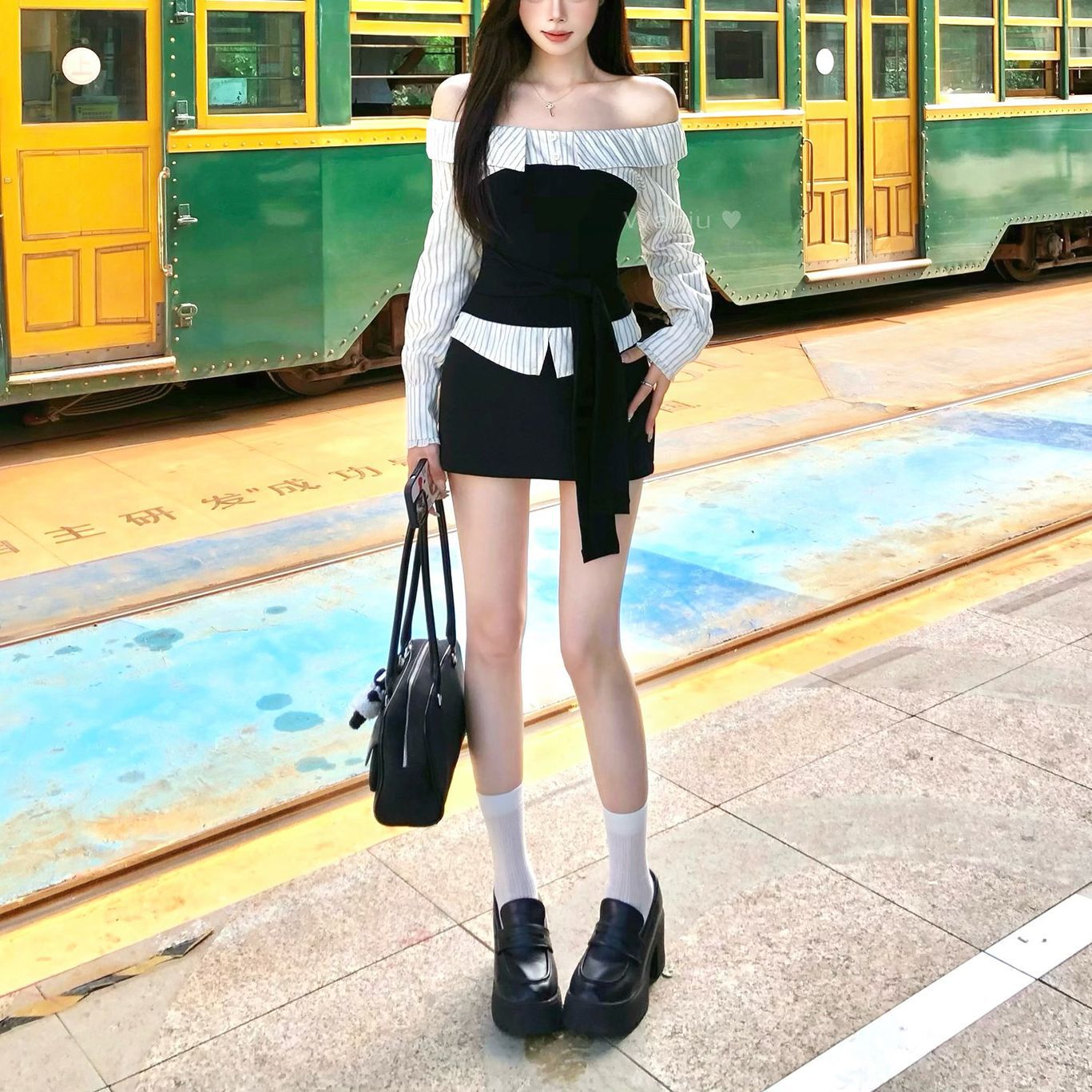 Early Autumn Color-blocking Striped Design Off-shoulder Slim-fit Top And Skirt Set