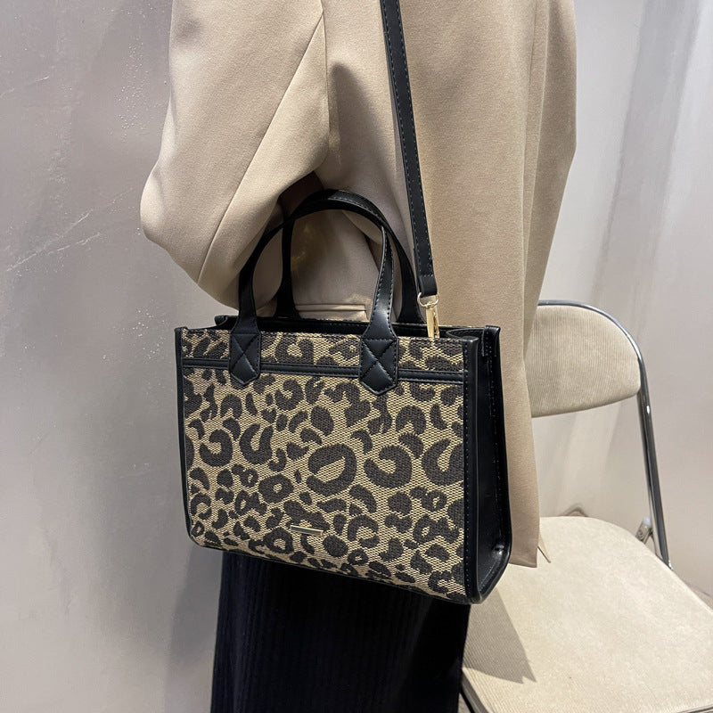 Fashion Textured One-shoulder Messenger Bag