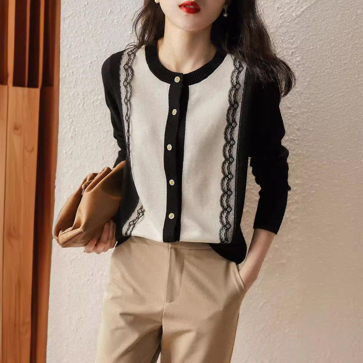 Slimming Lace Patchwork Round Neck Knitted Cardigan Sweater