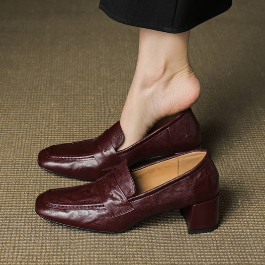 Ensfarvede retro pendler-pumps i læder med firkantet tå til kvinder