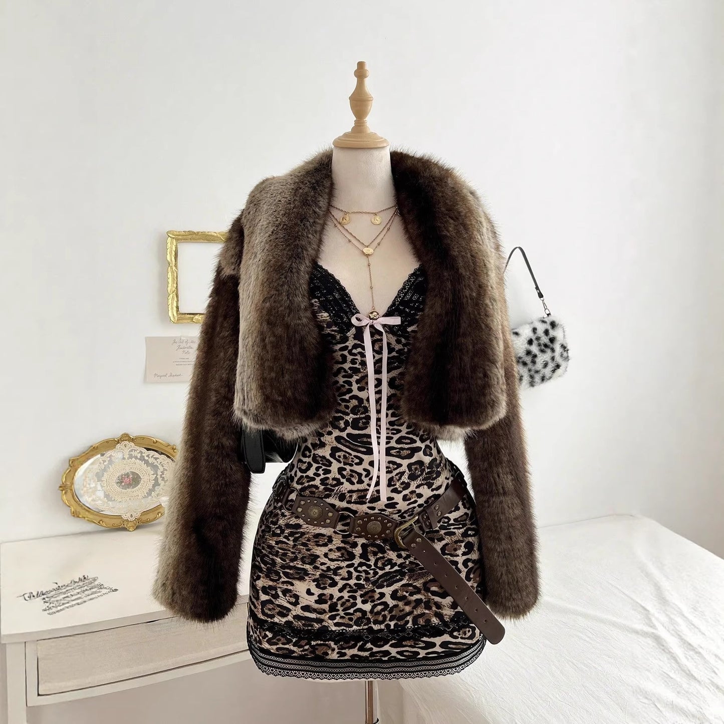 Leopard-print Lace Sexy Deep-V Bodycon Dress With A Daring Open-back Design