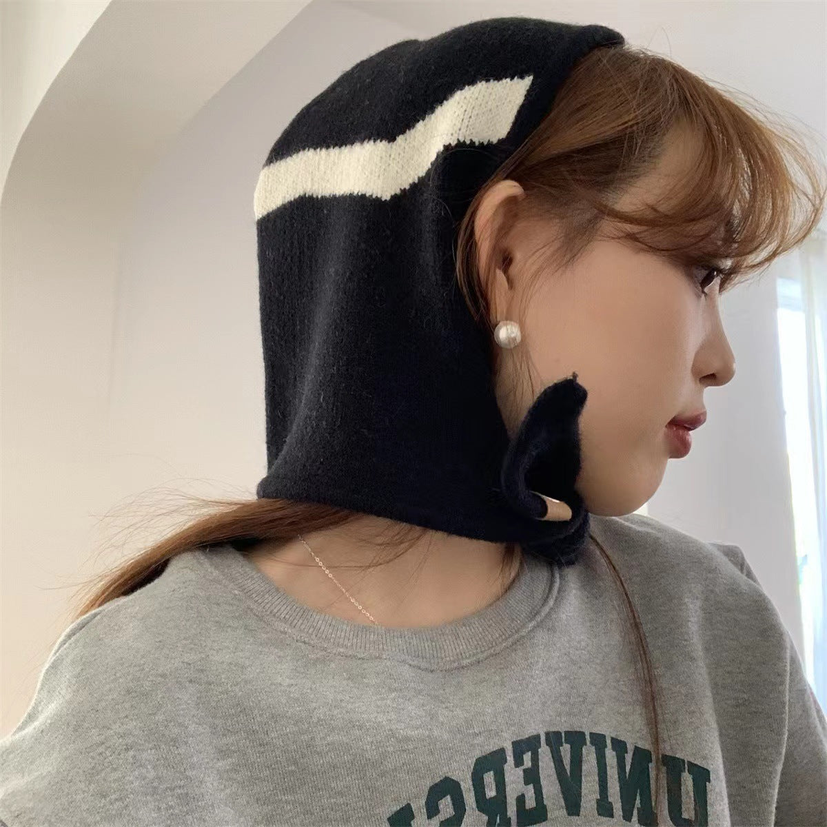 Women's Knitted Hat With Cross Straps And Scarf