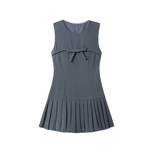 Gentle Feminine Pleated Dress With A Bow For Slimming Look