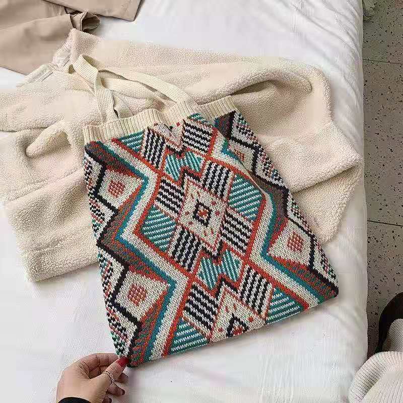 Single Shoulder Literary And Artistic Small  Knitted Bag