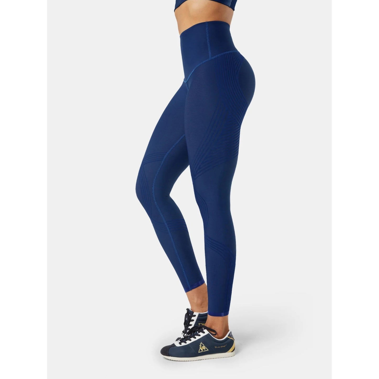Womens High-waisted Butt-lifting, Form-fitting Workout Pants With A 3D Striped Design