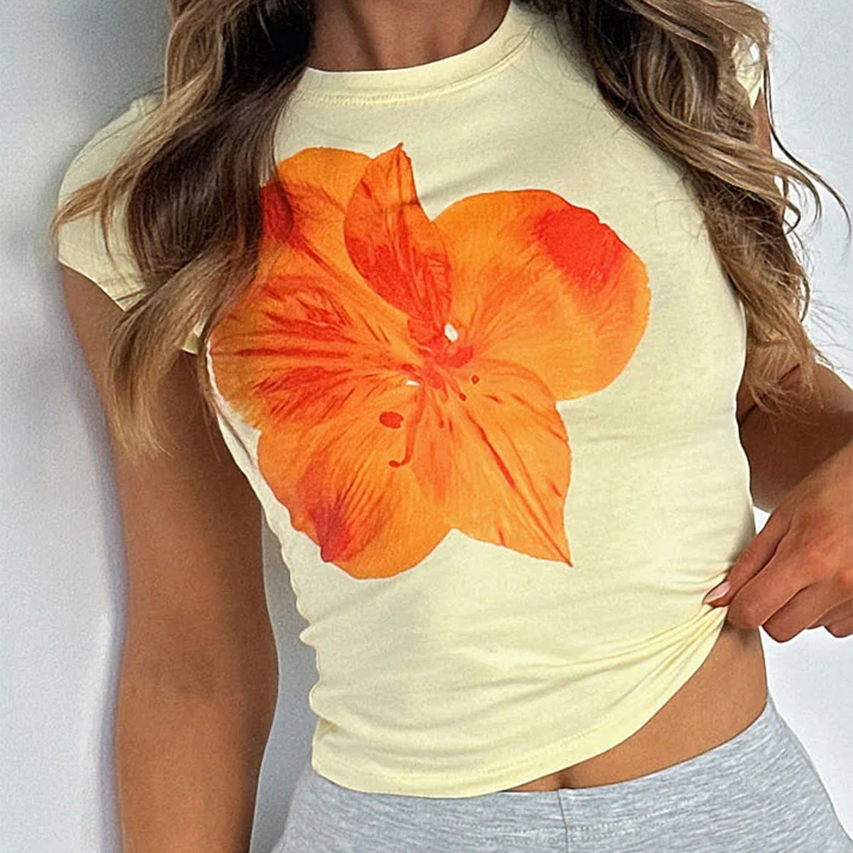 Polyester Casual Slanktsiddende Talje Blomstermønstret Kortærmet T-shirt til Kvinder