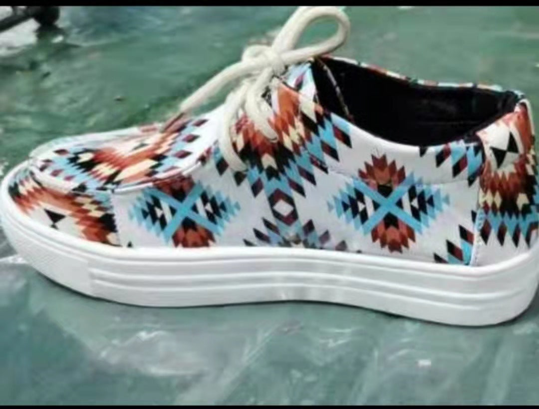 European And American Shallow Flat Bottom Low Top Lace-up Shoes
