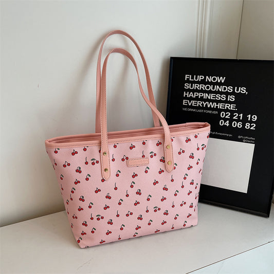 Womens Elegant, High-Capacity Commuter Tote With A Chic Print
