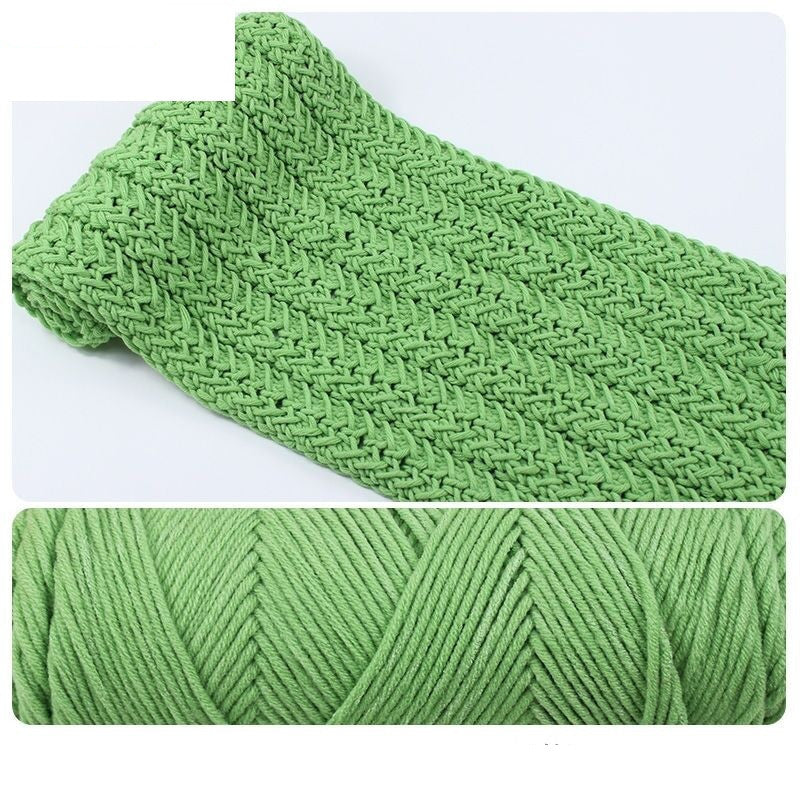 Hand-knitted scarf line