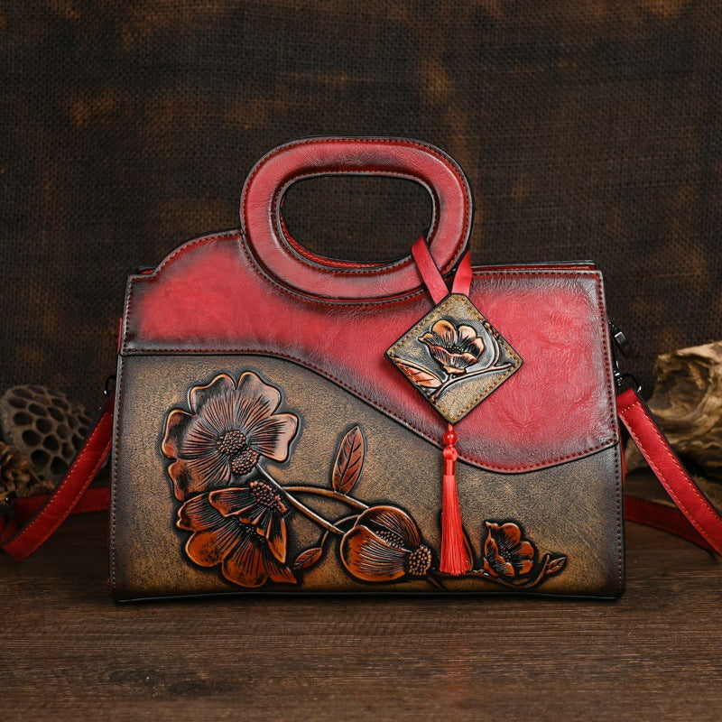 Retro bærbar crossbody-taske med prægning og børstet finish i etnisk stil til kvinder