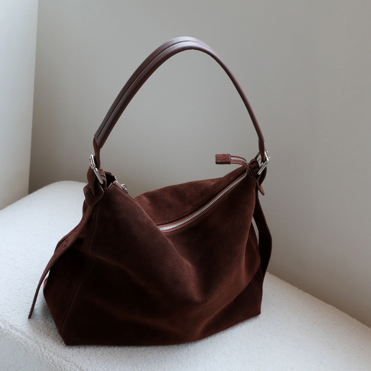 Sleek High-end Underarm Shoulder Bag