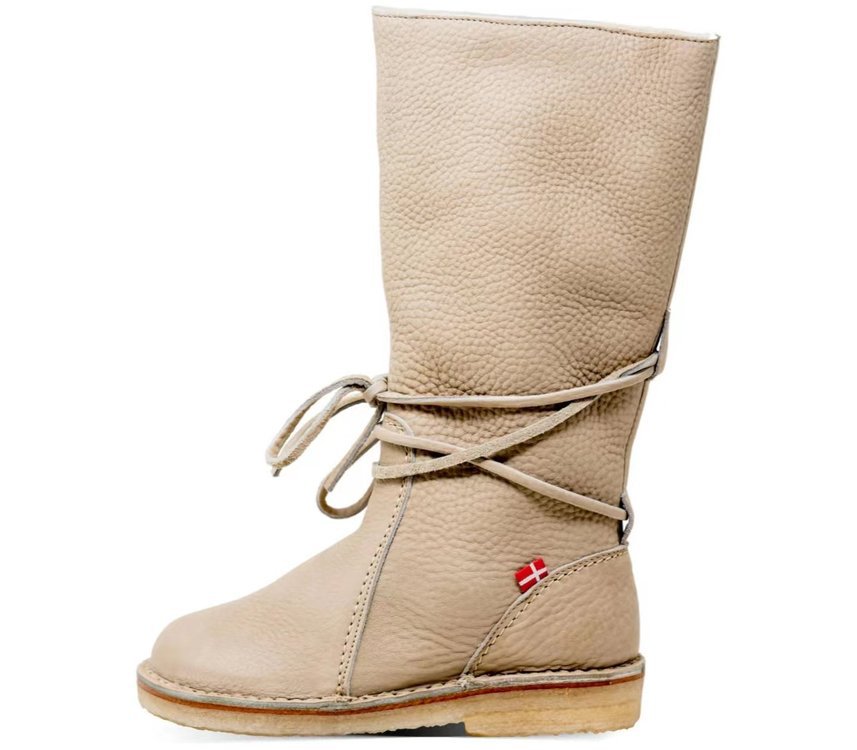 Top Layer Black Stylish Sheep Cut Uggs
