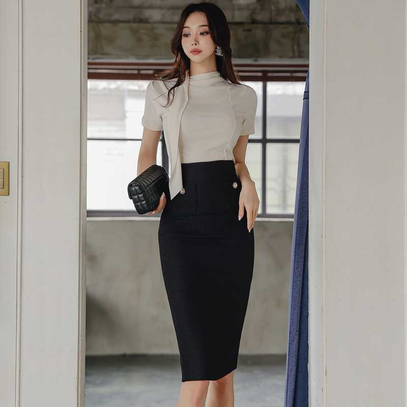 Elegant Slim-fit Knitted Top Waist Trimming Hip Skirt Suit