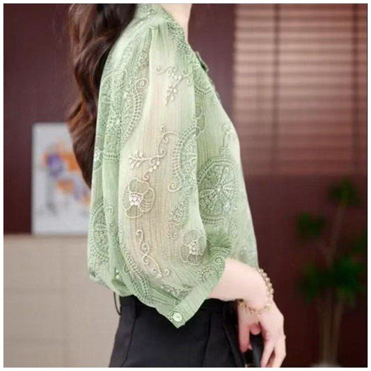 Women's Floral Summer Shirt, Loose-Fit Fashionable Crew-Neck Top
