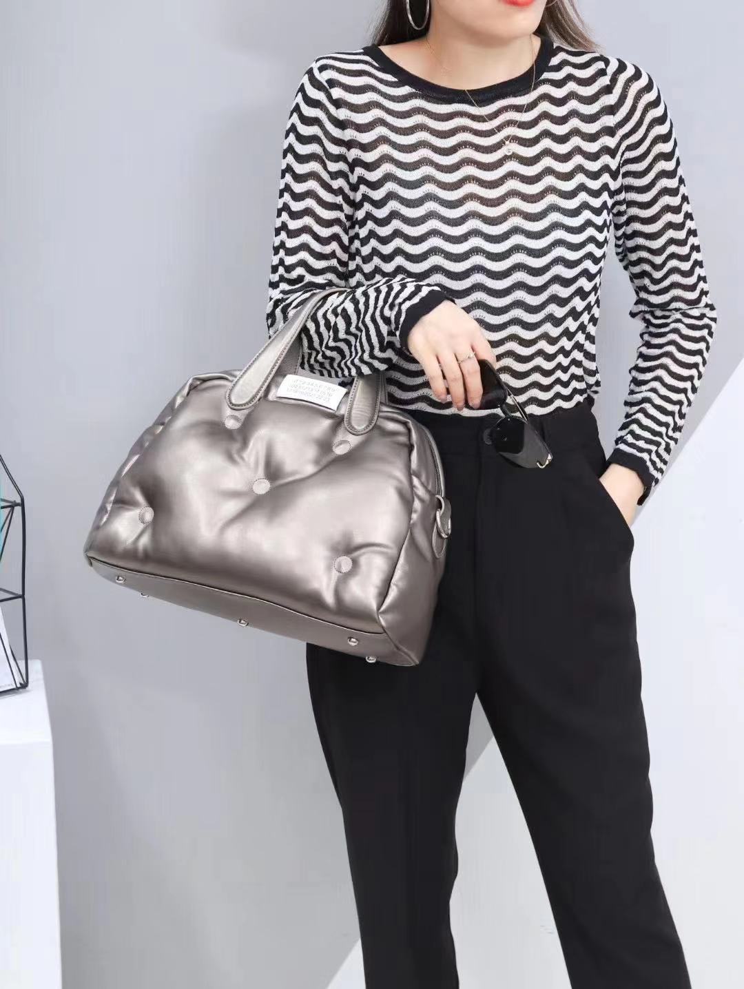 Guangzhou Women's Bag New Trendy Fashion Large-capacity