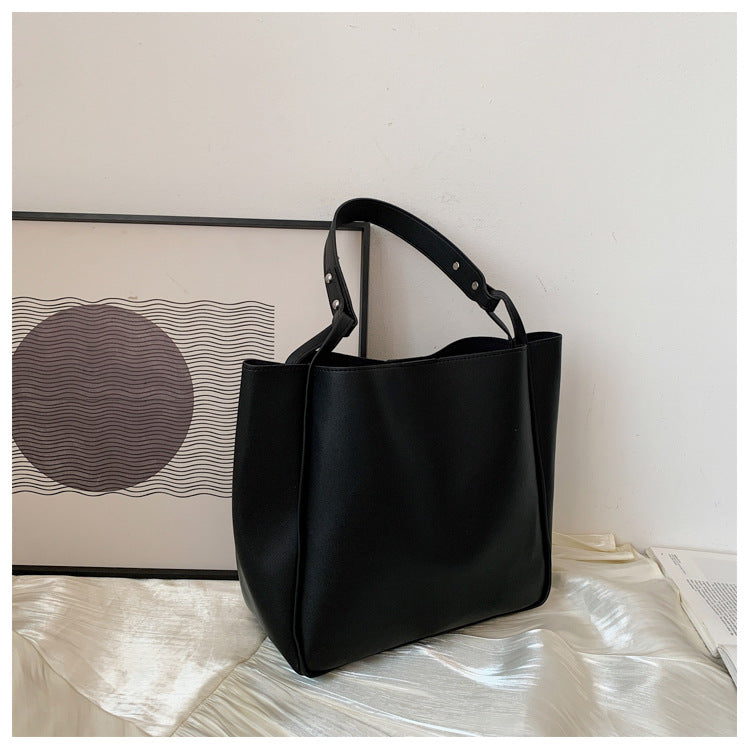 Women's Fashion Vintage Solid Colour Large Capacity Shoulder Bag