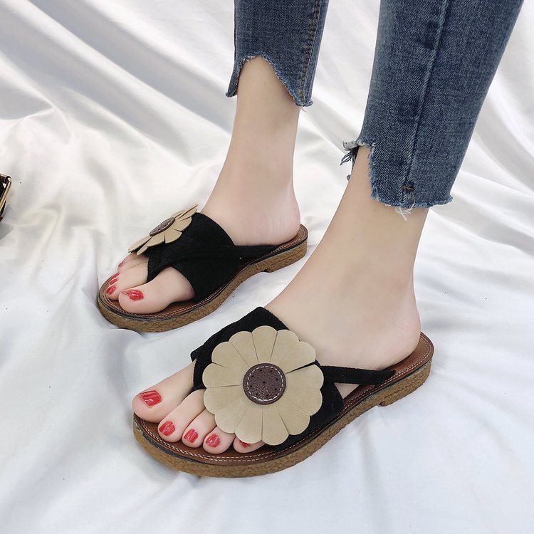 Women's Flip Flops Flat Feet Sandals And Slippers