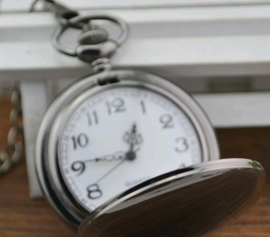 Tungsten steel polished black Continental fashion retro flip pocket watch men and women antique gift watch pocket watch
