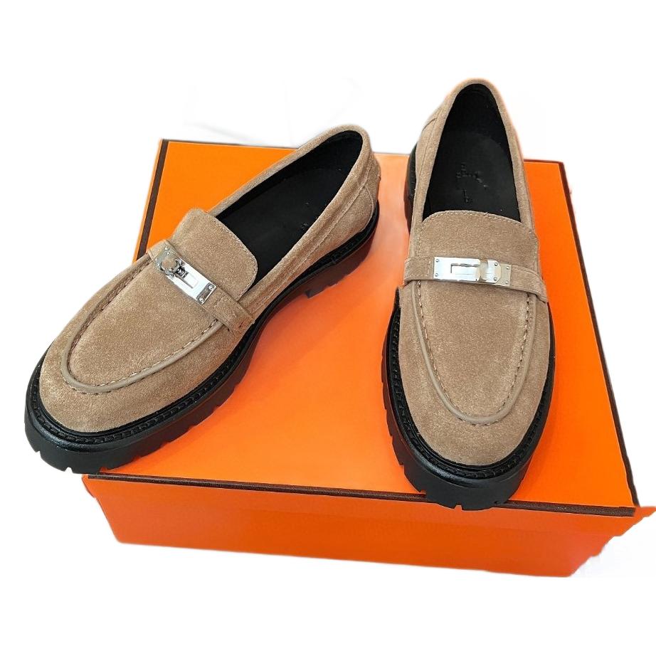 Loafers til kvinder med metallås og plateausål