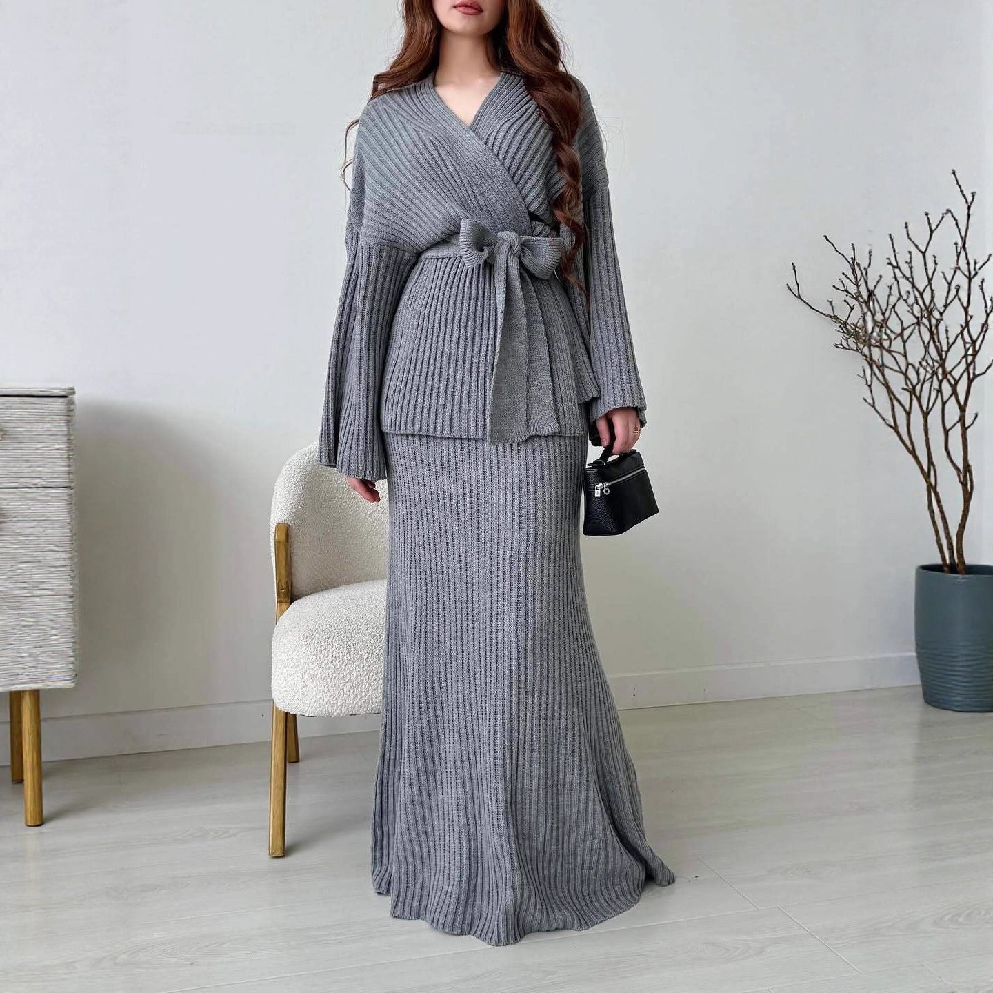 New V-neck Ribbed Sweater Knit Wrap Dress With A Straight Skirt And A Bow Tie