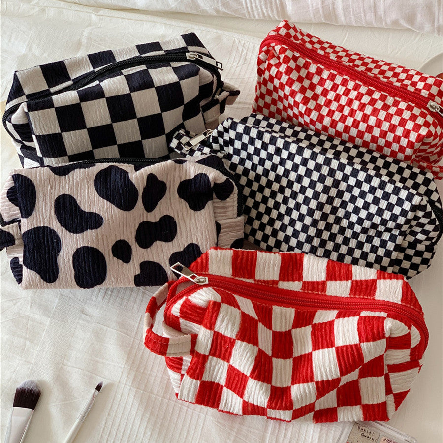 Women's Large Capacity Portable Retro Cosmetics Storage Bag