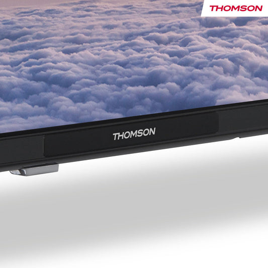 Thomson 32 Inch (80 cm) HD Smart TV, Wi-Fi, Röststyrning, HDR10, Dolby Audio, Triple-Tuner (Kabel/Satellit/Antenn), HDMI, USB, Netflix, YouTube, Prime Video, Disney+ – 32HT2S35