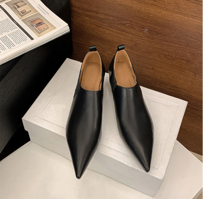 Women's Retro Elegant Low Heel Pointed Toe Deep Mouth Shoes
