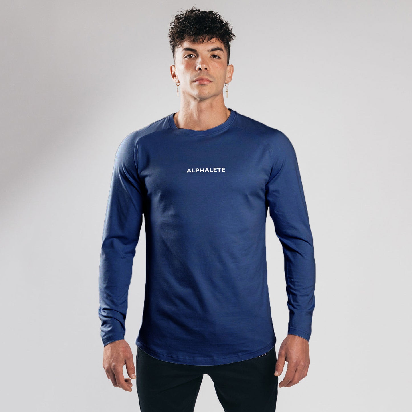 Tætsiddende langærmet T-shirt i elastisk bomuld til at have indenunder