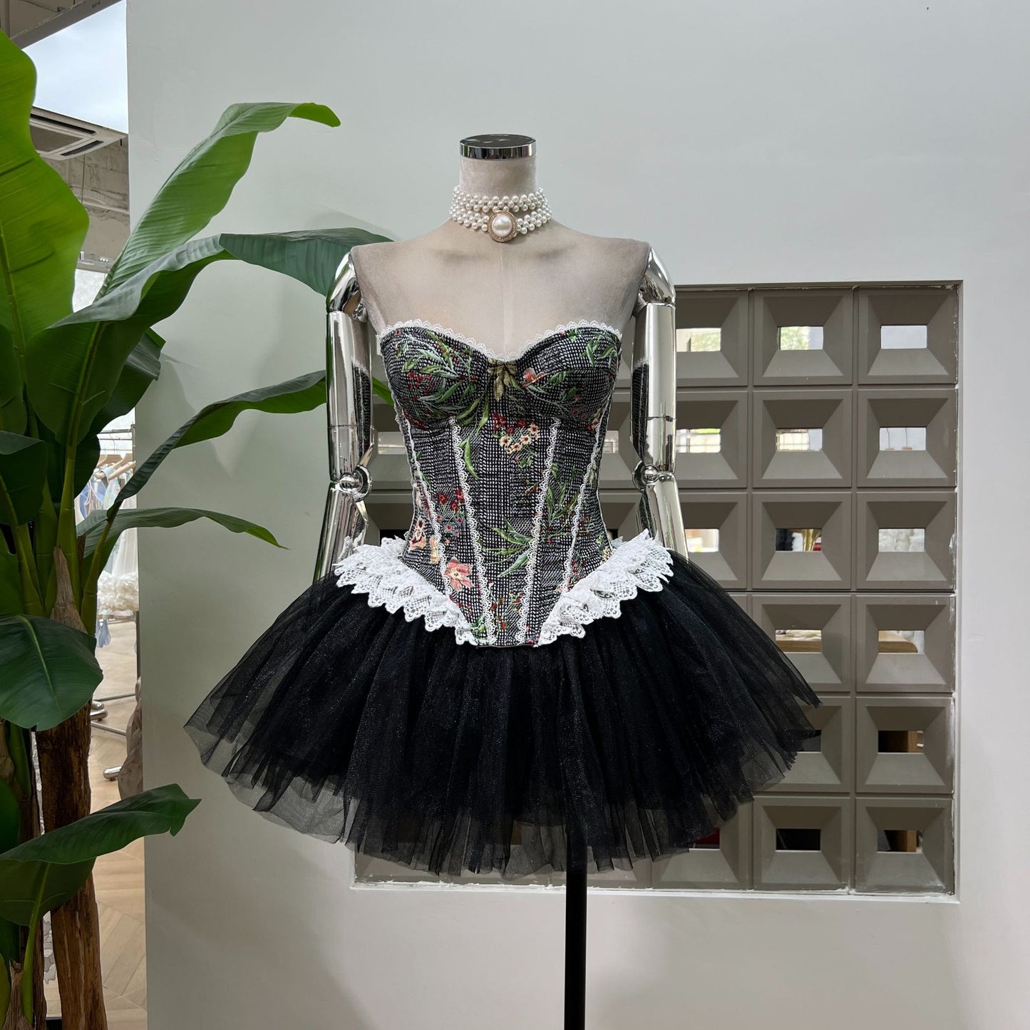 Xia Heavy Industry French Retro Fishbone Slimming Bustier Puffy Tulle Swan Skirt 2-Piece Set
