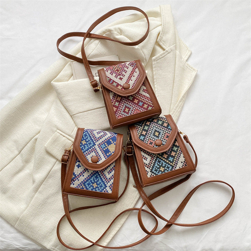 Fashionable Contrast-Colored One-Shoulder Coin Purse