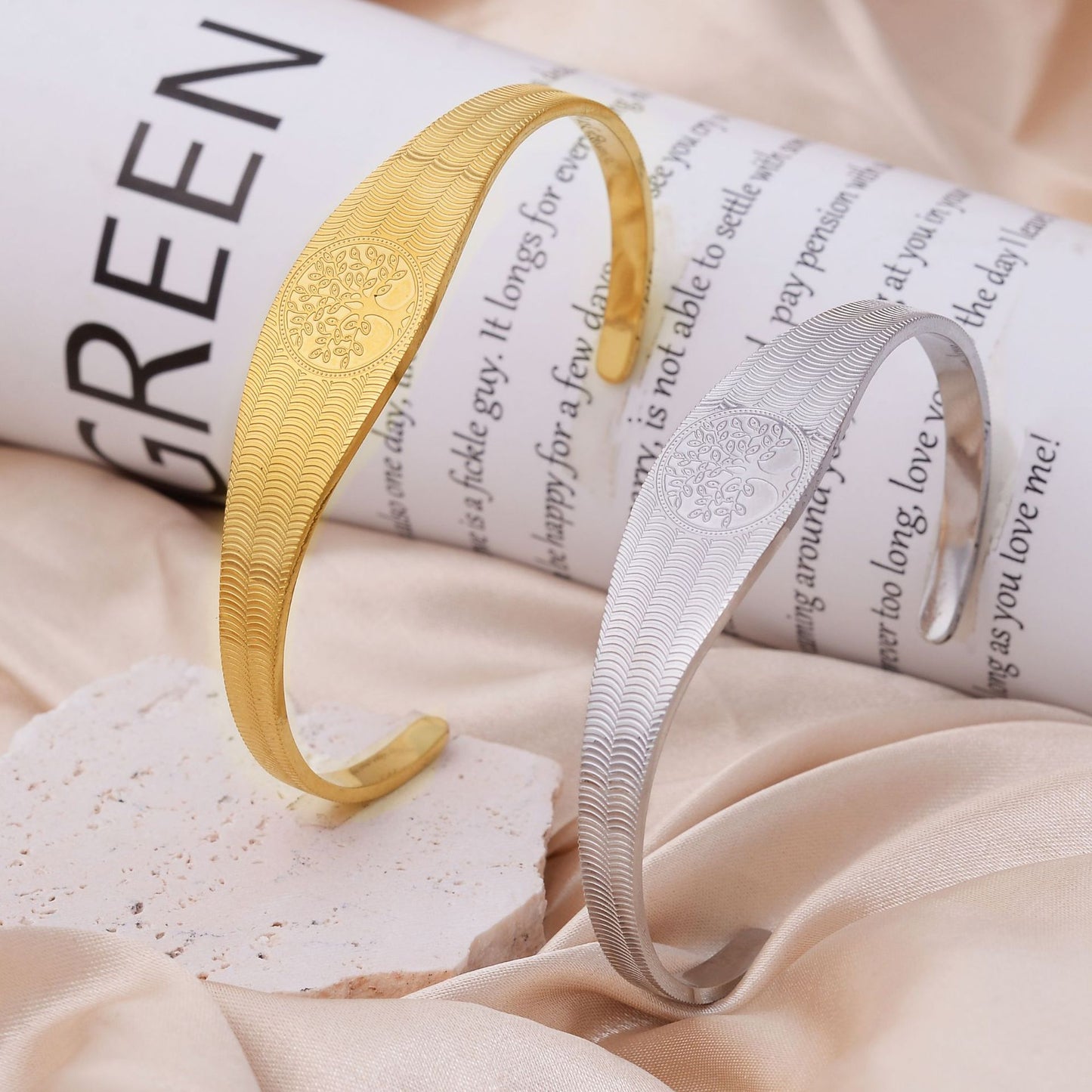 Chinese-style Patterned Hollow Titanium Steel Bracelet For A Noble Look