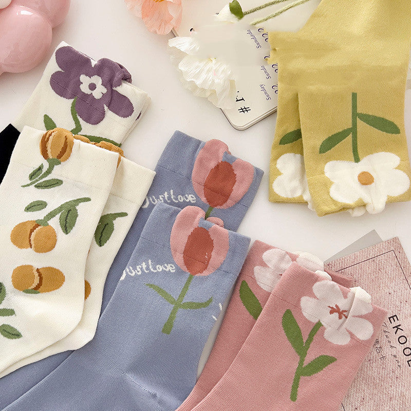 Women's Retro Mid-calf Length Three-dimensional Flower Socks