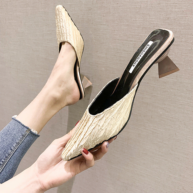 Wear Fashionable Sandals And Slippers Outside Baotou In Spring And Summer