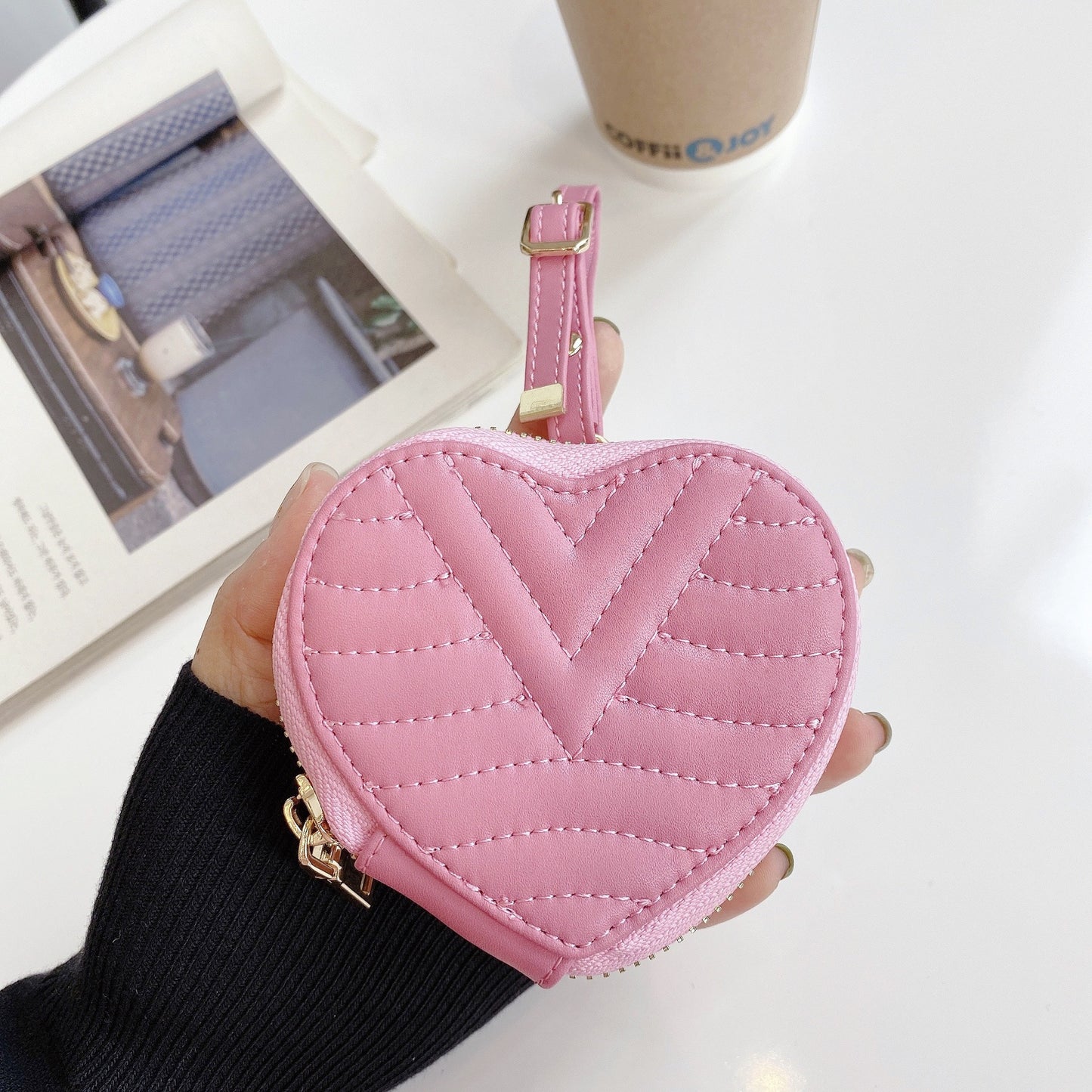 Heart Shaped Embroidered Zipper Earphone Leather Case