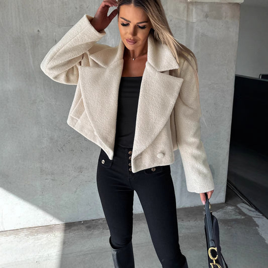 Trendy ulden kort oversize-frakke med opretstående krave i ensfarvet