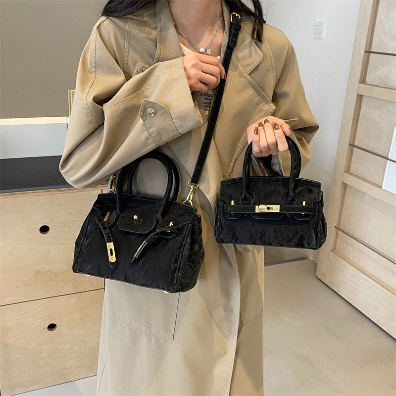 Retro Fashion Portable Large Capacity Bag Ladies