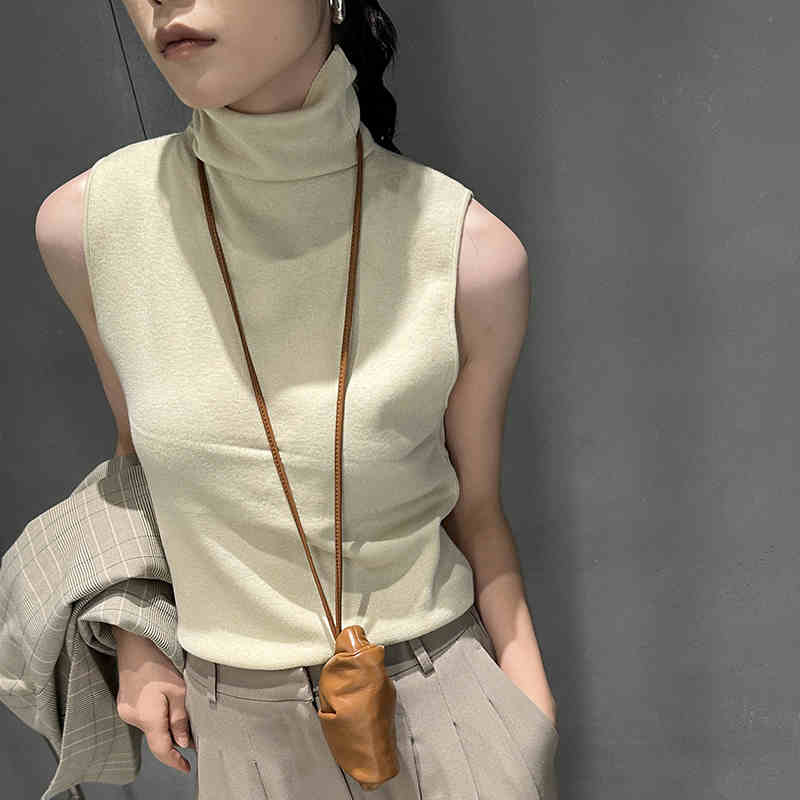 Hanging Neck Cowhide Cloud Coin Purse Earphone Bag