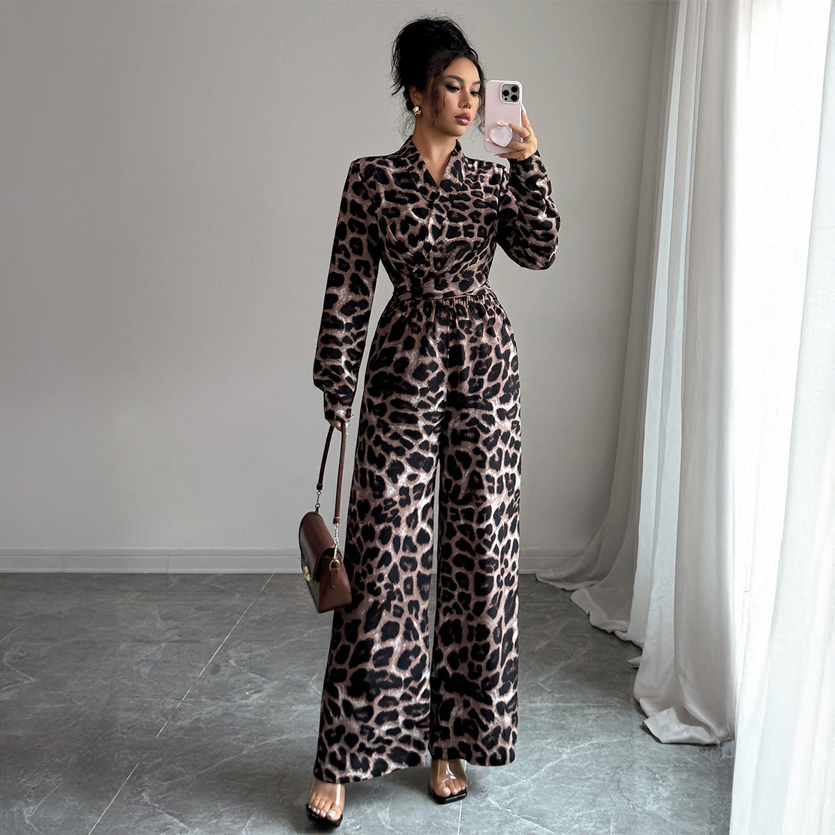 Jumpsuit til kvinder med leopardprint, lange ærmer og vide ben